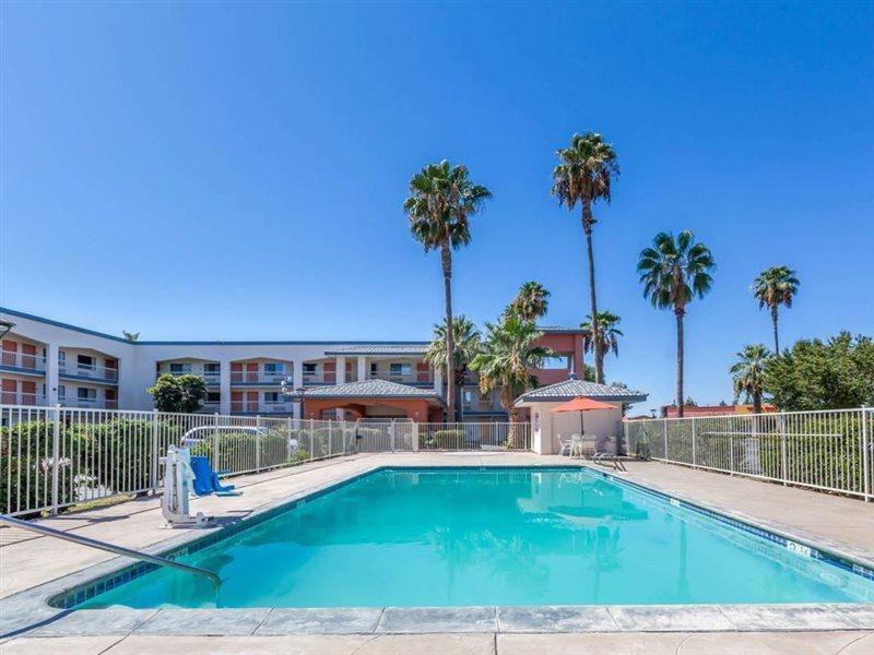 Super 8 By Wyndham Bakersfield/Central Εξωτερικό φωτογραφία