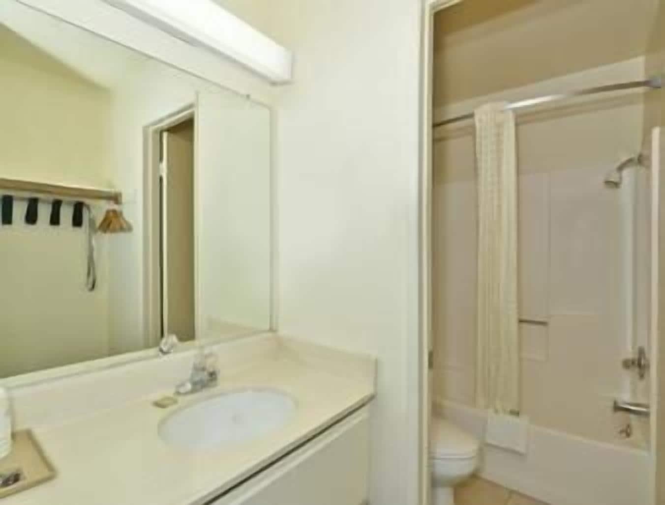 Super 8 By Wyndham Bakersfield/Central Εξωτερικό φωτογραφία