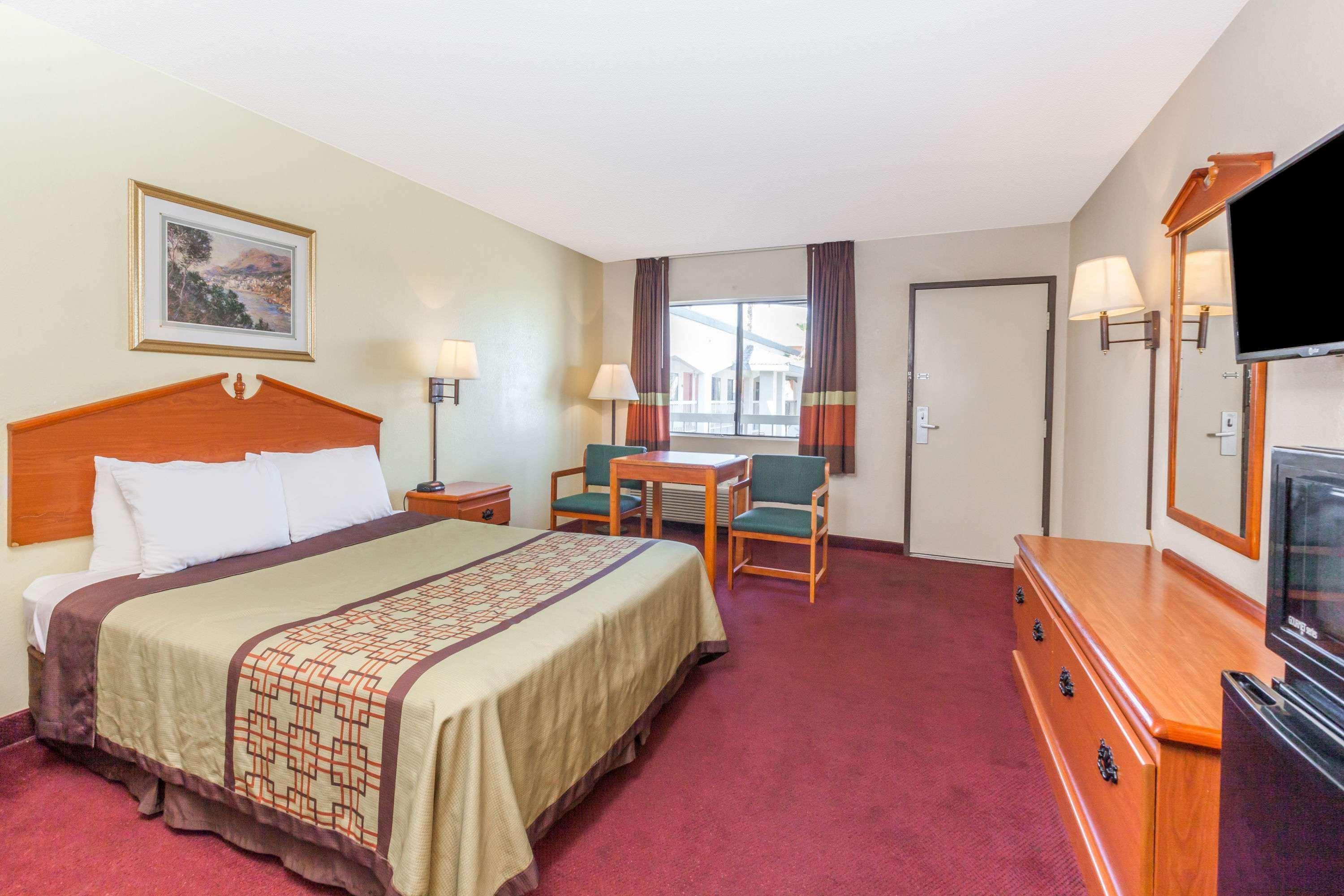 Super 8 By Wyndham Bakersfield/Central Εξωτερικό φωτογραφία