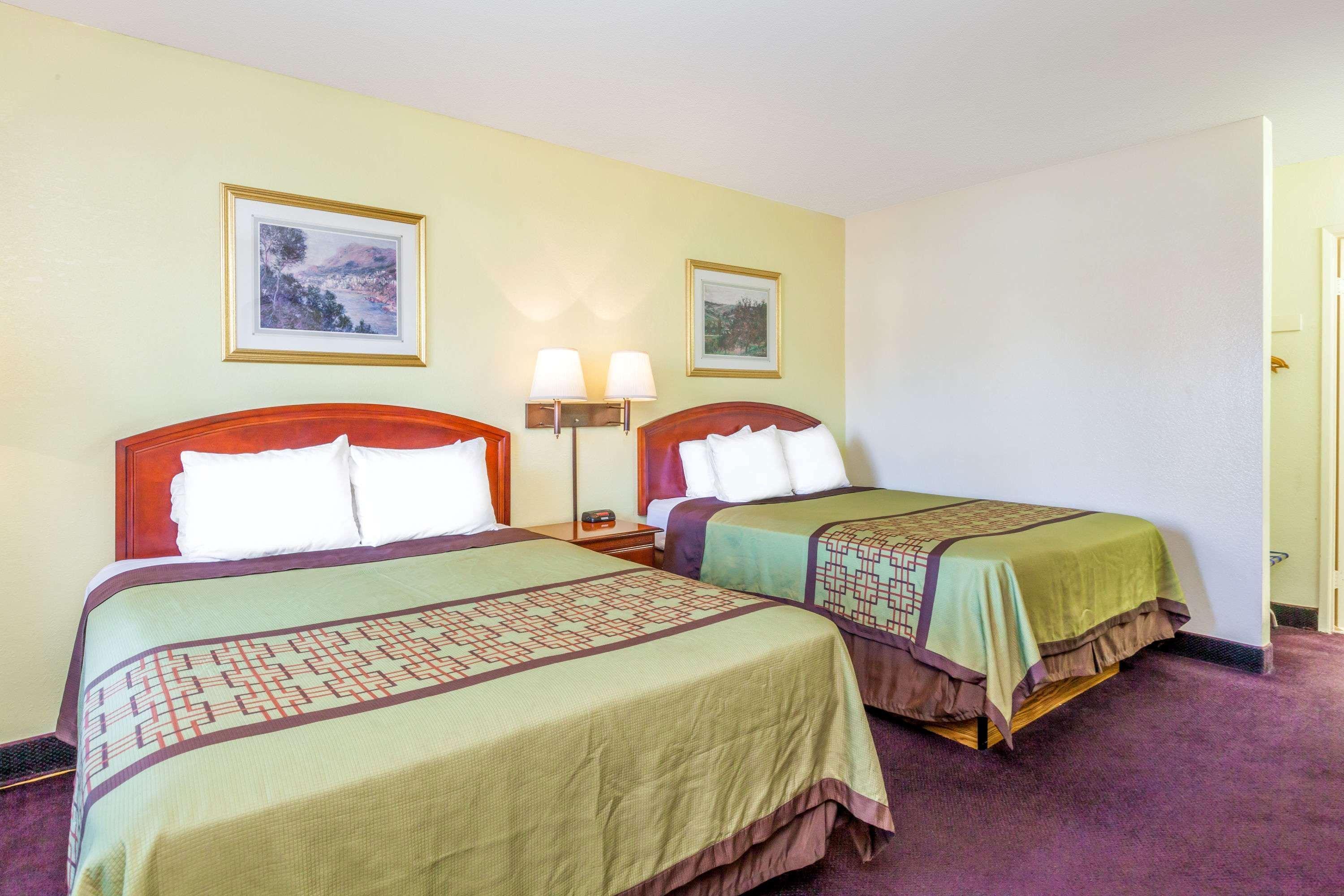 Super 8 By Wyndham Bakersfield/Central Εξωτερικό φωτογραφία
