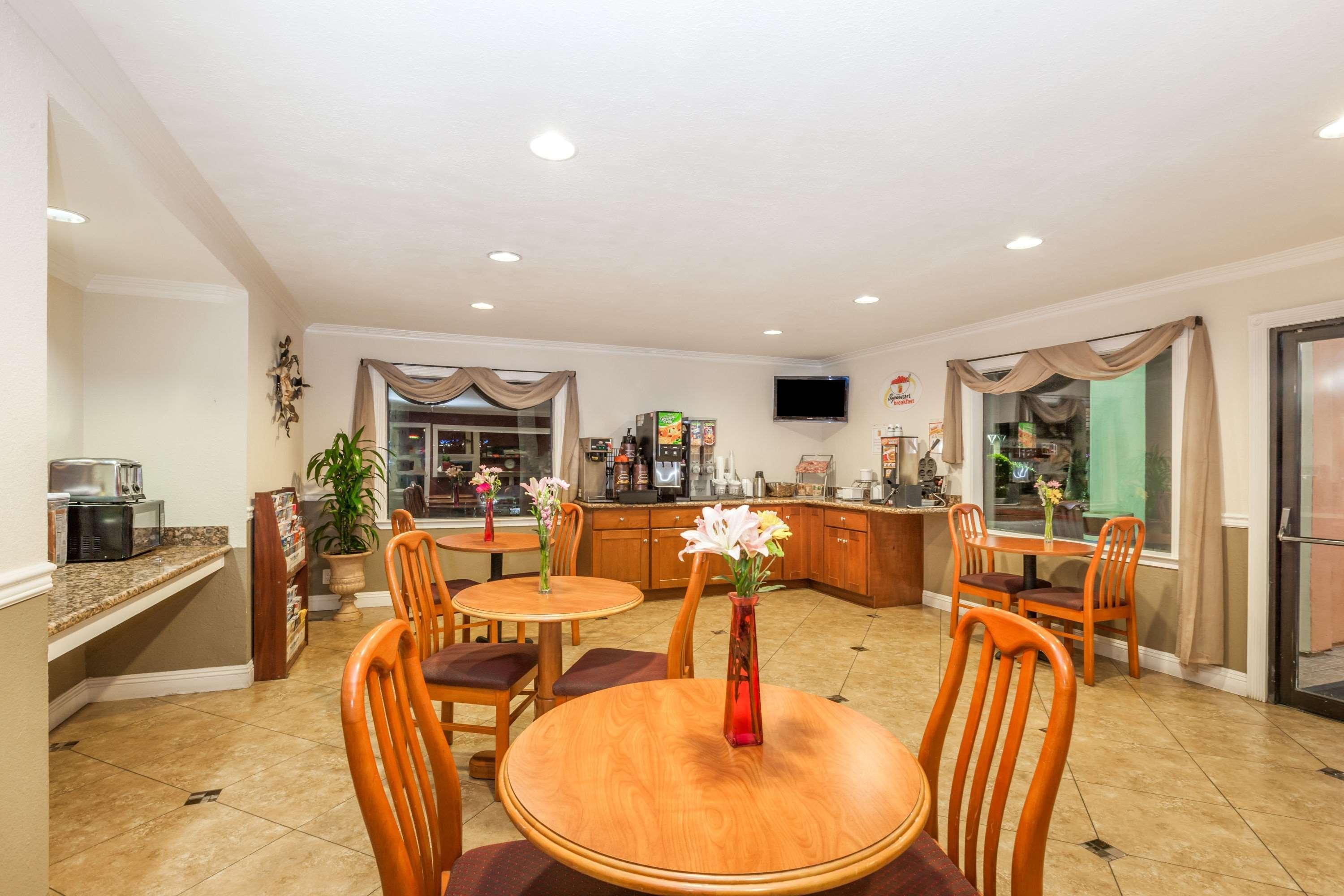 Super 8 By Wyndham Bakersfield/Central Εξωτερικό φωτογραφία