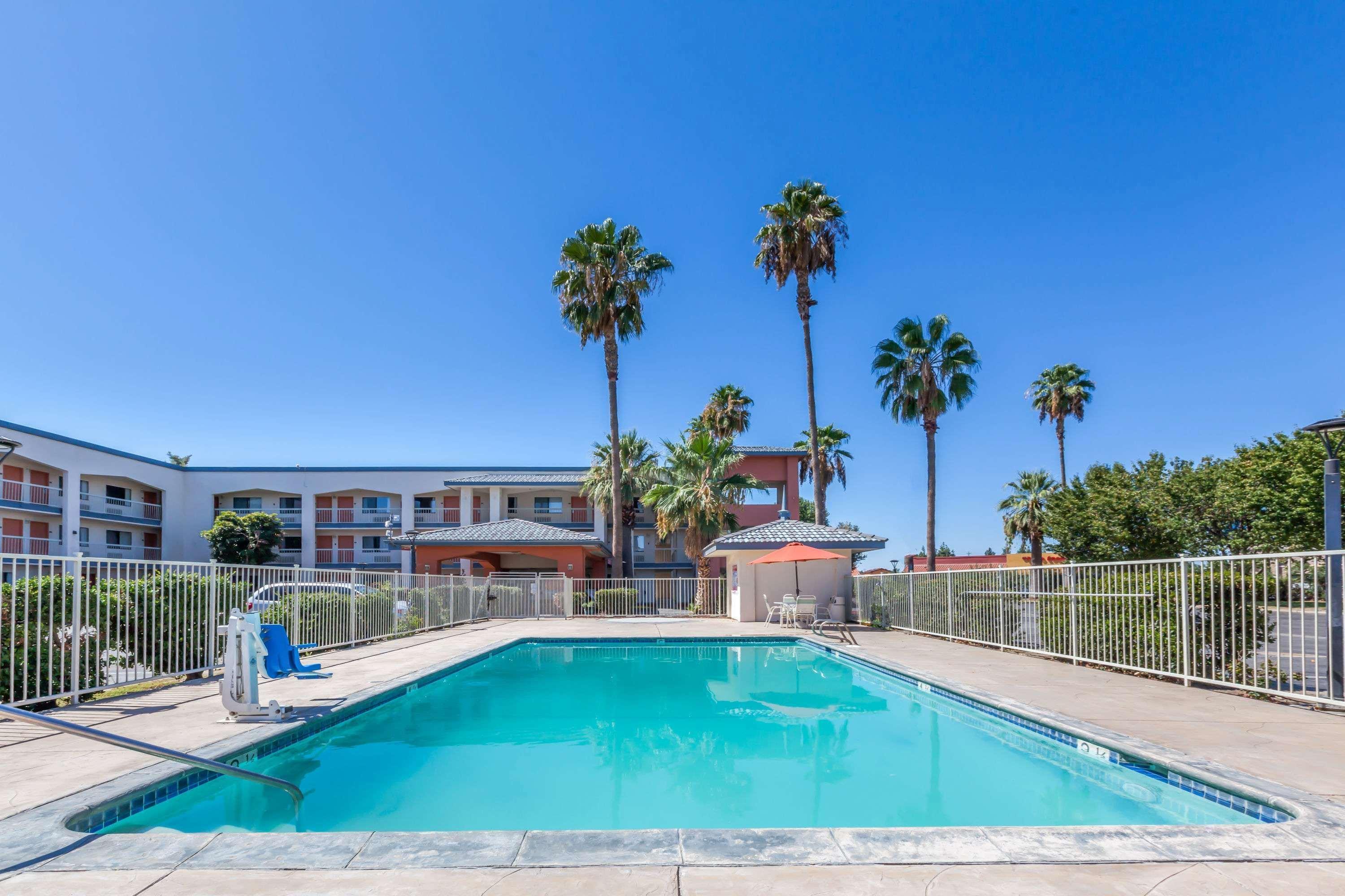 Super 8 By Wyndham Bakersfield/Central Εξωτερικό φωτογραφία