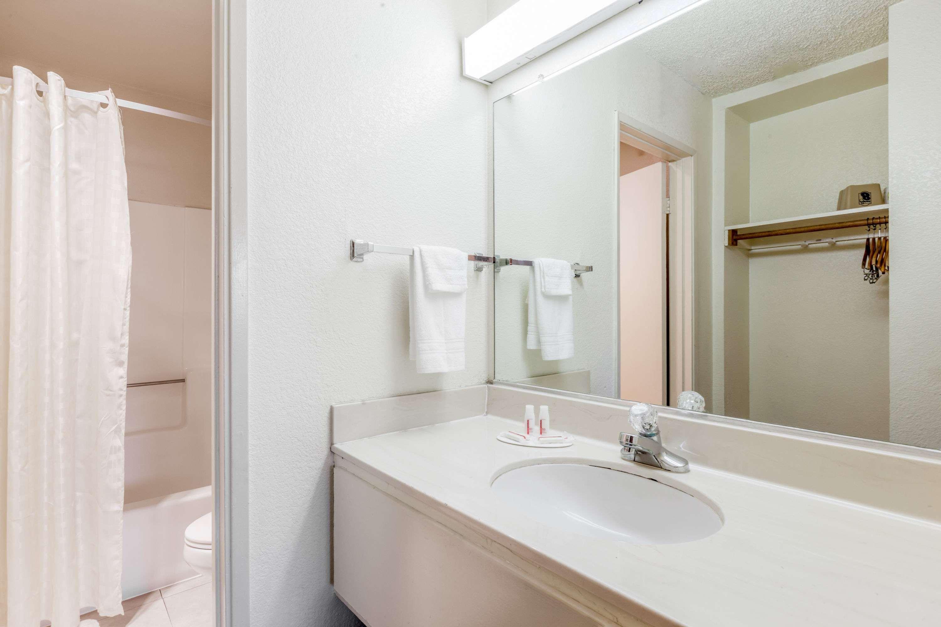 Super 8 By Wyndham Bakersfield/Central Εξωτερικό φωτογραφία