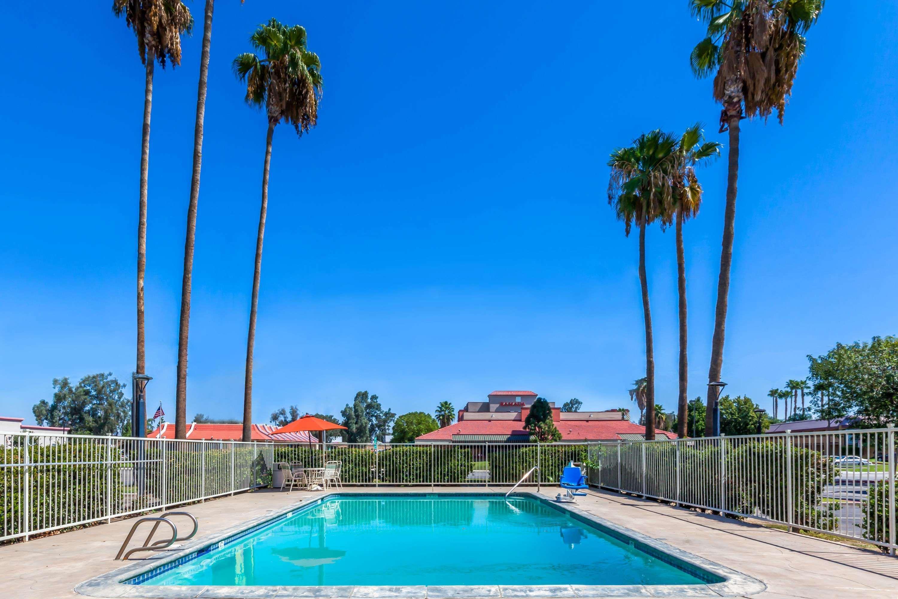 Super 8 By Wyndham Bakersfield/Central Εξωτερικό φωτογραφία