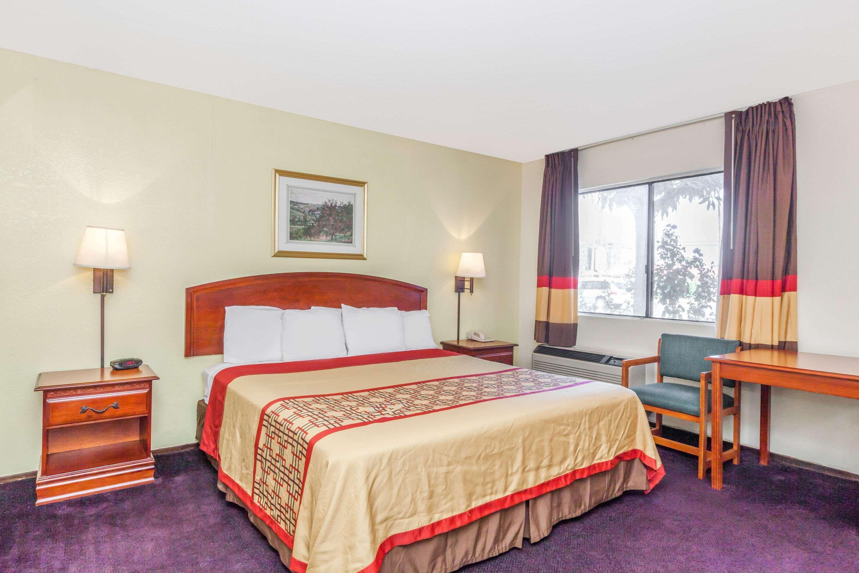 Super 8 By Wyndham Bakersfield/Central Εξωτερικό φωτογραφία
