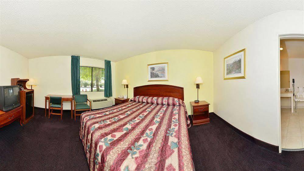 Super 8 By Wyndham Bakersfield/Central Εξωτερικό φωτογραφία